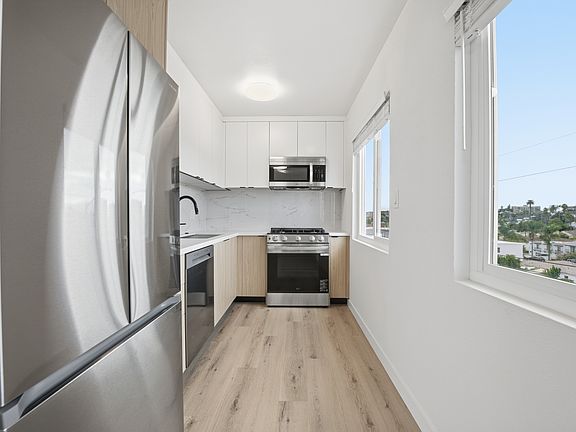 4th image of 2140 Howard Ave APT 16