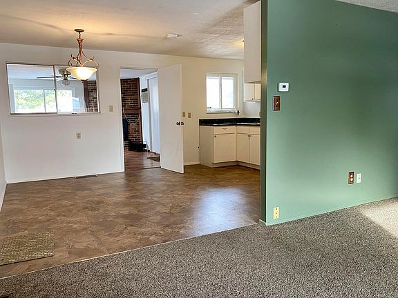 3rd image of 6522 Furth Dr
