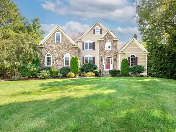 51 Reservoir Rd, Cumberland, RI 02864