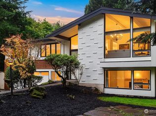 8445 NE 12th St, Medina, WA