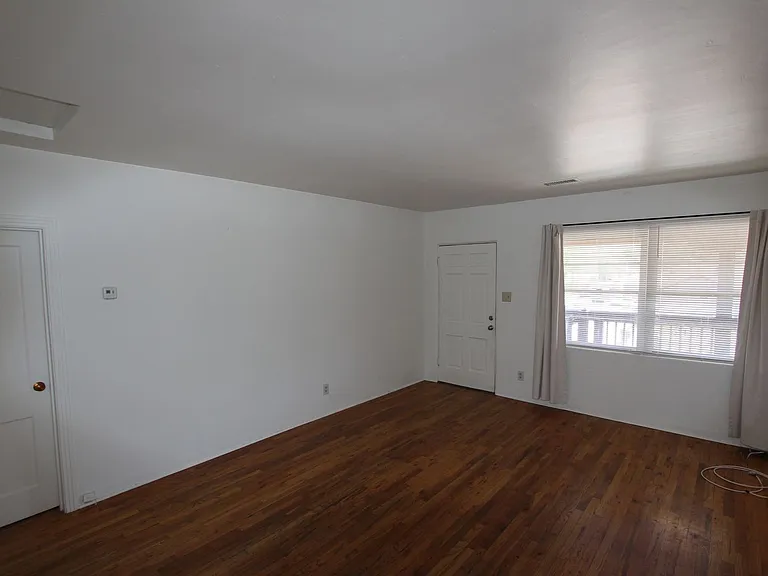324 N San Francisco St — Photo 20