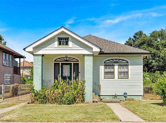 2nd image of 3909 Piedmont Dr