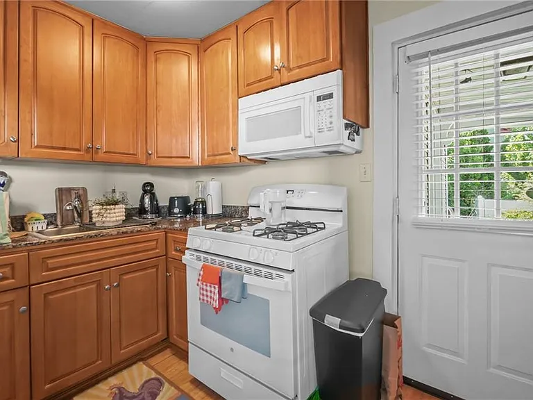 29 Dean Ave #1F — Photo 4