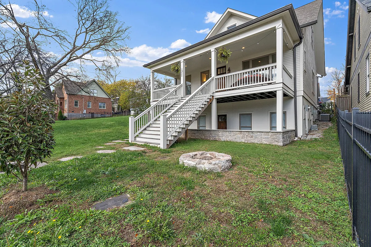 Building Photo - 1311 Lillian St