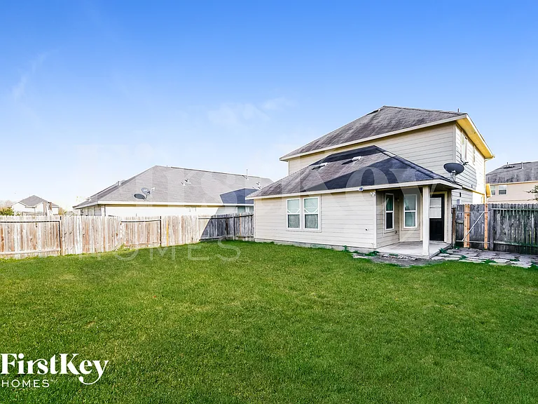 2427 Gianna Way — Photo 14