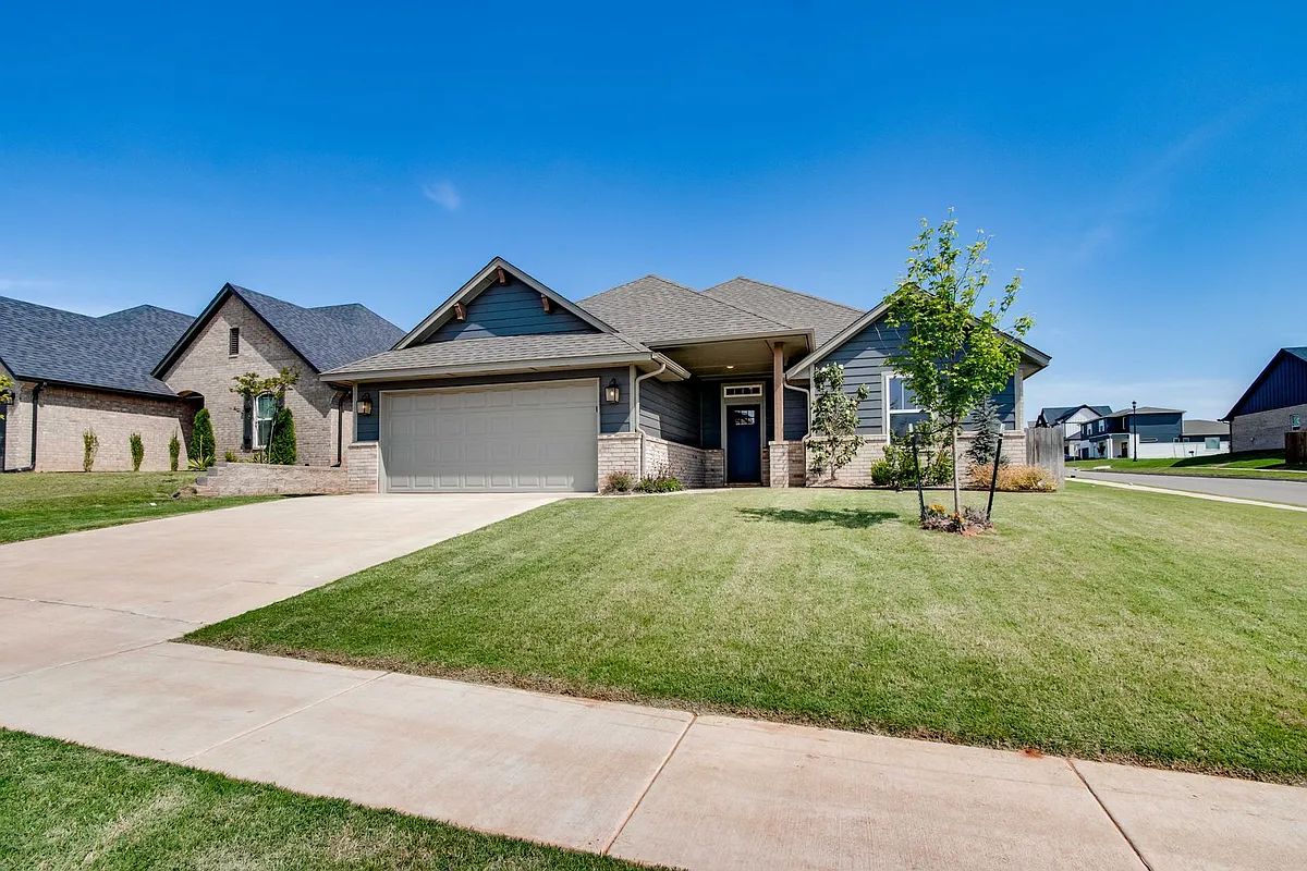 Building Photo - 6133 Frankie Lynn Ln