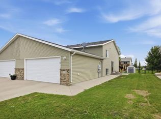5270 49th Ave S, Fargo, ND 58104
