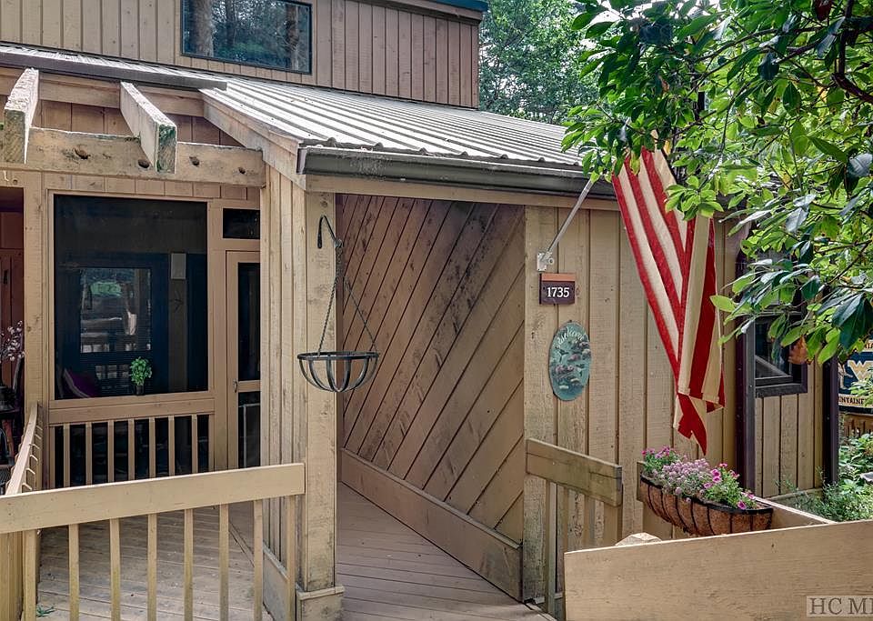 1st image of 395 Meadow Way #1735