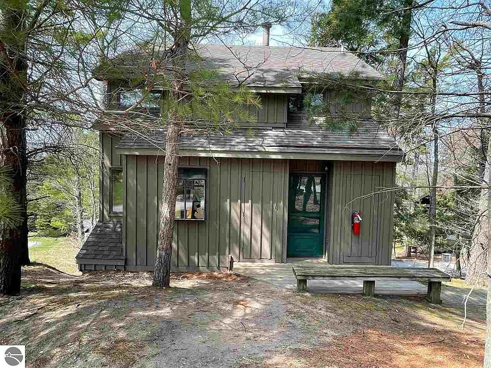 1st image of 1 Hawks Nest #1