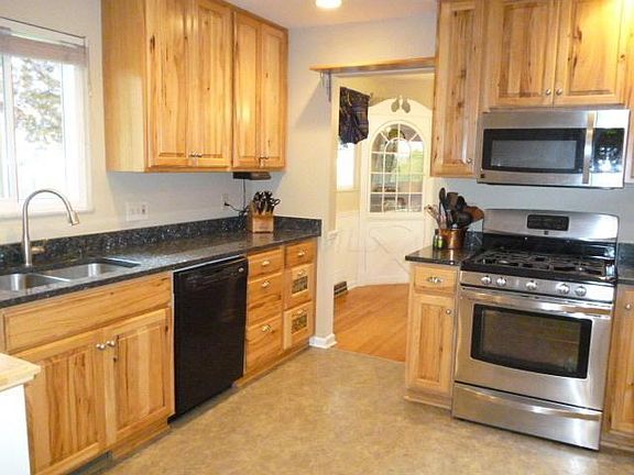 2nd image of 1271 Yellowwood Dr
