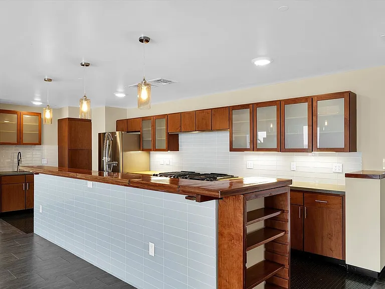 301 N Neil St #808-809 — Photo 10