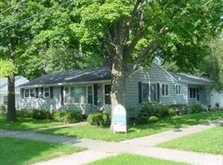 351 Hubbard Ave, Elgin, IL 60123