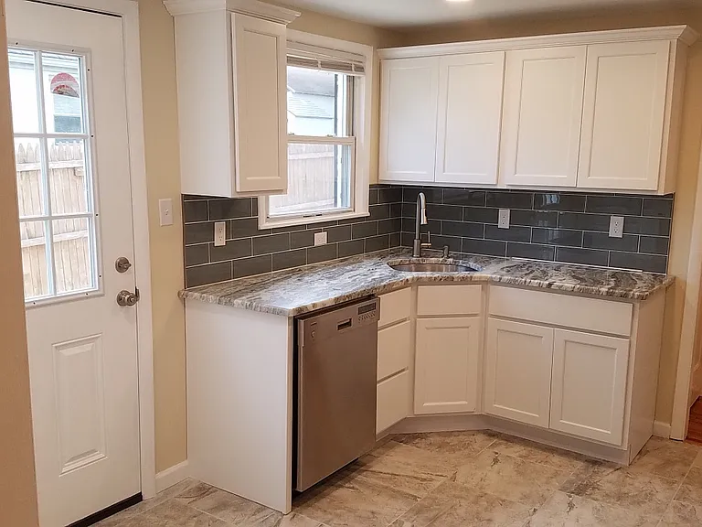 405 Hillside Ave — Photo 2