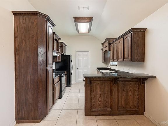 5th image of 2405 Singletary Dr