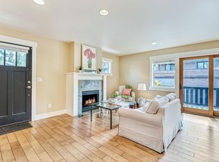 2555 NW Crossing Dr UNIT 2, Bend, OR 97703