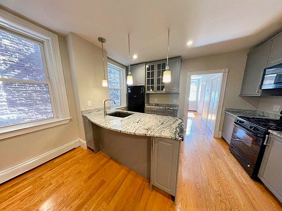 4th image of 38 Frankfort St