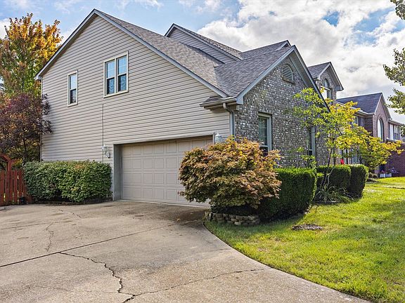 4th image of 2305 Hartland Parkside Dr
