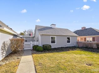 14 Garden Dr, Montgomery, IL
