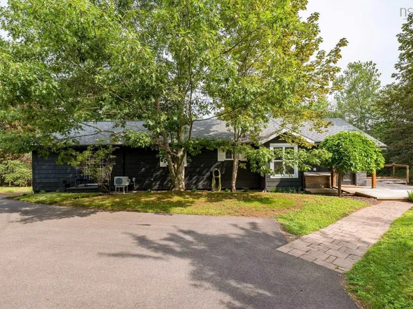 256 Park St, Kentville, NS B4N 1M8