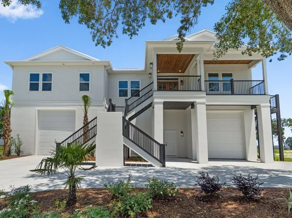 1774 Thresher Dr, Navarre, FL 32566