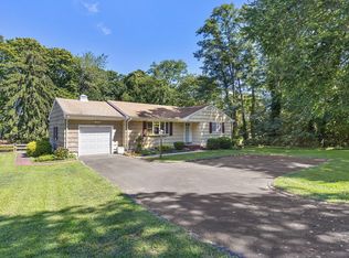 2095 New Suffolk Ave, Mattituck, NY 11952