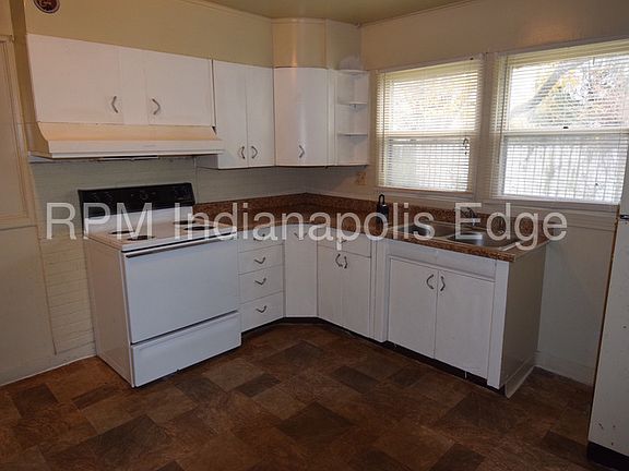 5th image of 2481 N Goodlet Ave