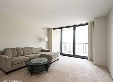 2nd image of 3660 N Lakeshore Dr #505