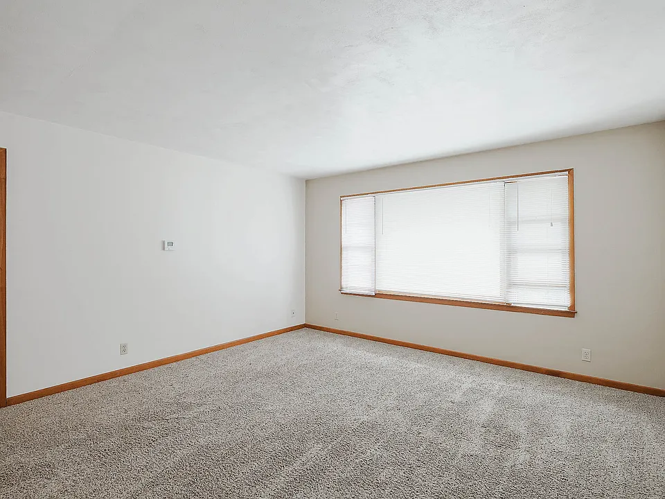 1731 E St #6