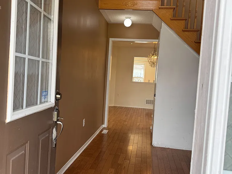 58 Brentcliff Dr #UPPER — Photo 3