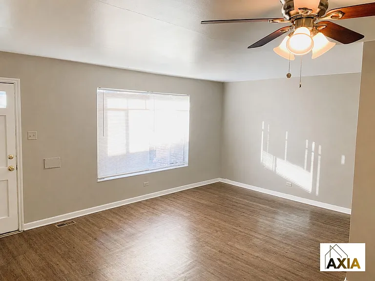 2810 S Delaware St — Photo 2
