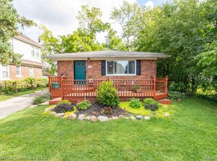124 Alice Ave, Bloomfield Hills, MI 48302