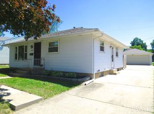 3120 N Twelve Oaks Dr, Peoria, IL