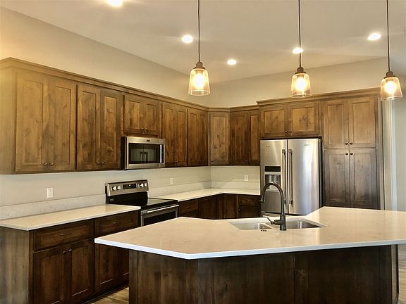 2nd image of 120 Dove Ln