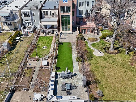 4th image of 438 Gregory Ave