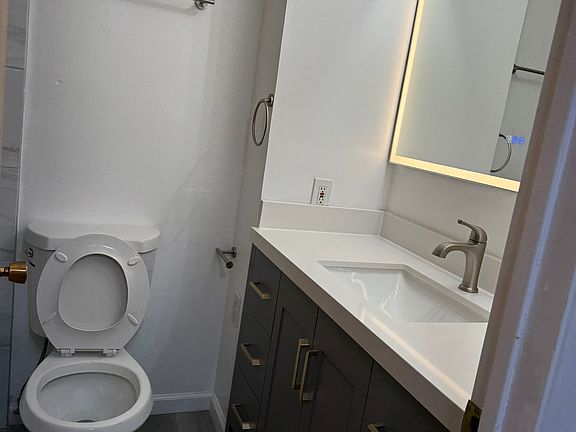 3rd image of 101 Eastmoor Ave APT 118