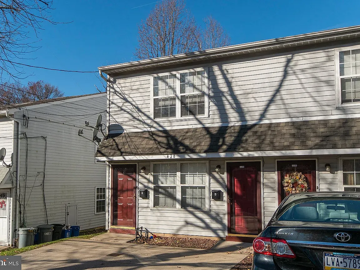428 Harmon Rd — Photo 1