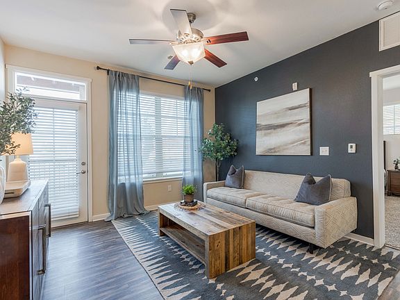 Nine-Foot Ceilings