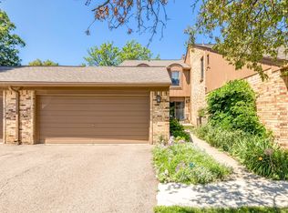 1832 Burning Bush Ct, Rochester, MI 48309
