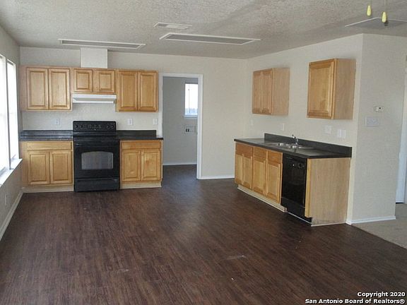 5th image of 802 Las Puertas
