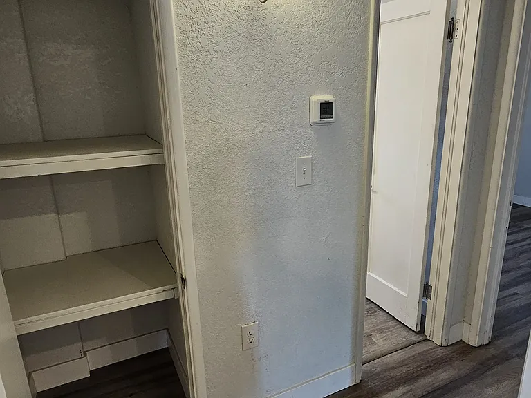 1123 S Central Ave — Photo 10