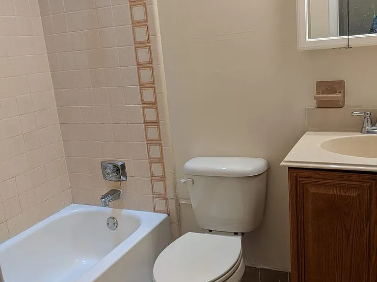 4123 SW 15th Pl #3 — Photo 8