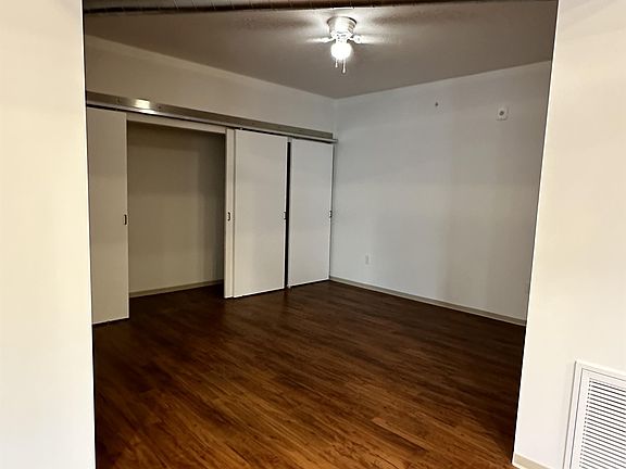 4th image of 307 N 3rd St APT 205
