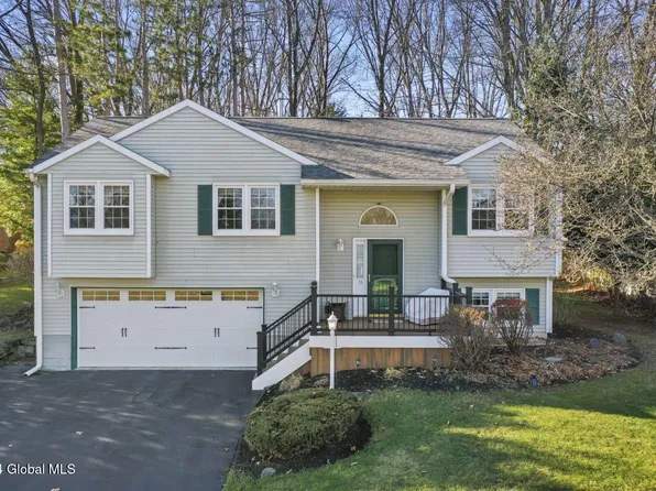 33 Ponderosa Drive, Clifton Park, NY 12065