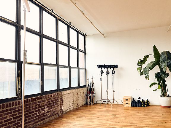 2nd image of 54 Knickerbocker Ave APT 2C