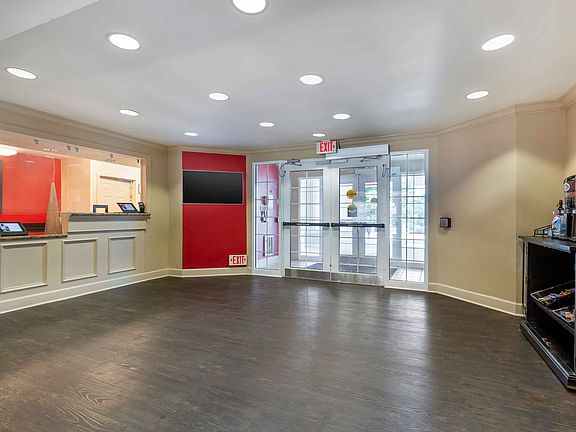 Lobby and Guest Check-in