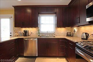 4th image of 2081 Fawnwood Dr SE