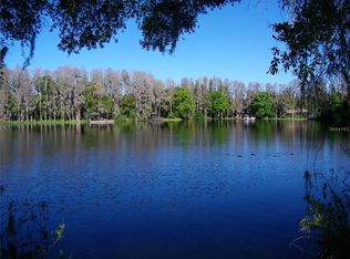 17017 Paula Ln, Lutz, FL 33558