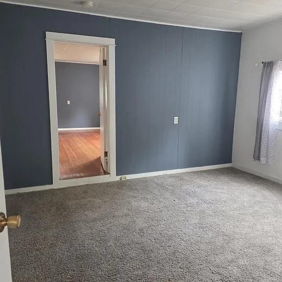 229 SW J St — Photo 3