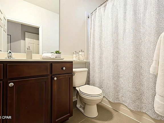 3rd image of 204 Baldwin Rowe Cir