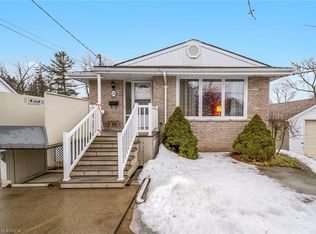 21 Alfred St #1, Greater Napanee, ON K7R3H9